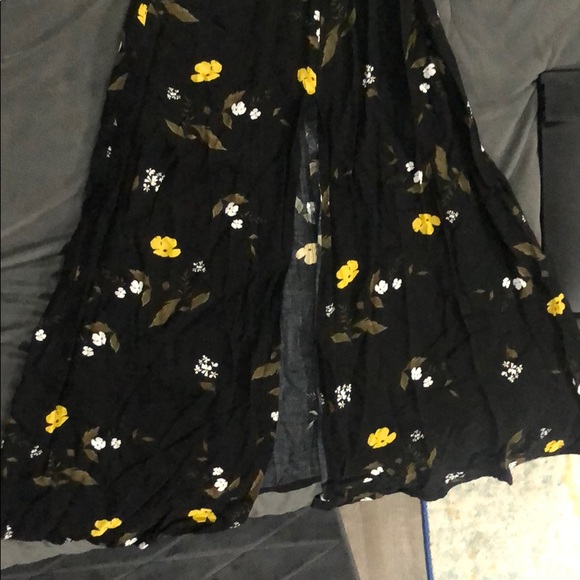 Donated- flower dress Urban outfitters - Picture 3 of 5